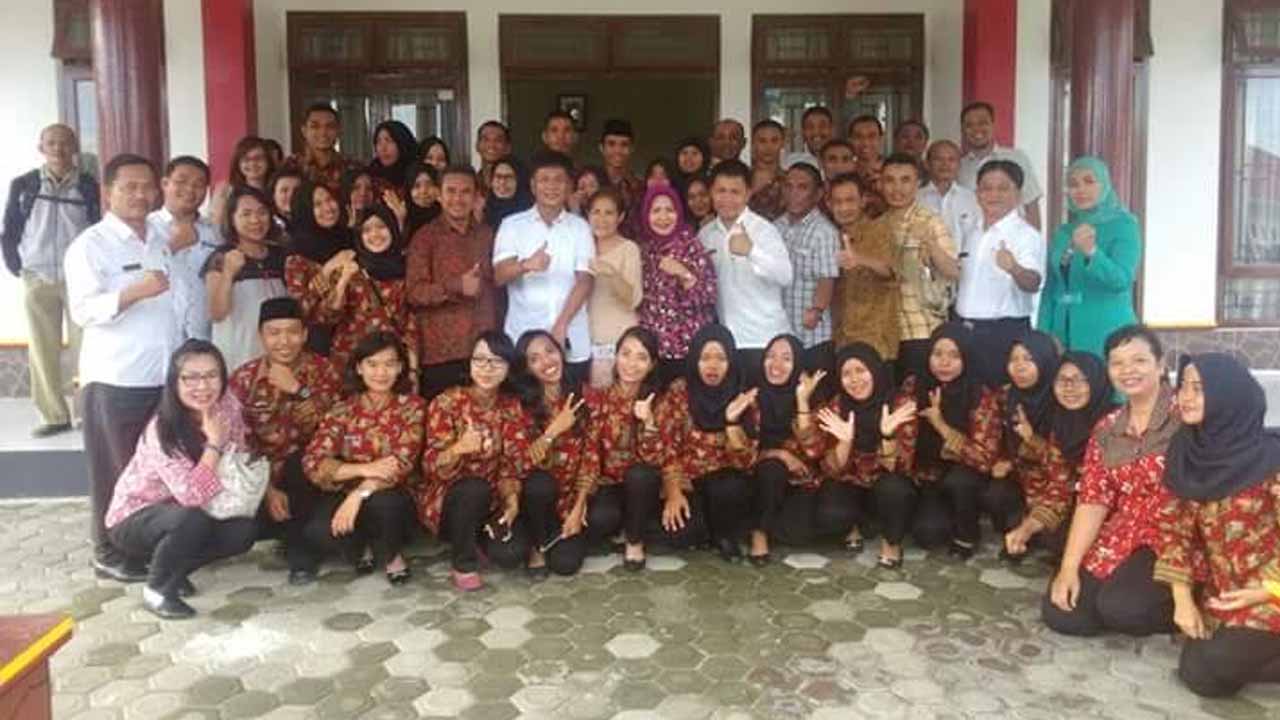 Tim Nusantara Sehat berfoto bersama jajaran Pemkab Nias Selatan (Foto: Istimewa)