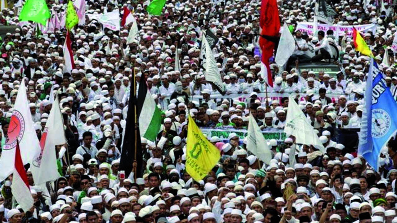 Demonstrasi menentang Ahok di Jakarta pada 14 Oktober lalu. (Foto: EPA)