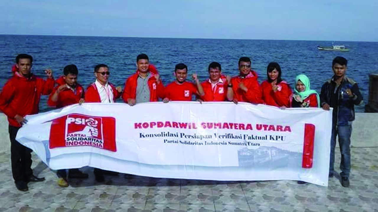Sebagian dari pengurus PSI di Kepulauan Nias (Foto: ist)