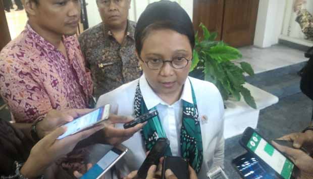 Menteri Luar Negeri Retno L.P. Marsudi usai rapat terbatas di Kemenkopolhukam, Jakarta, Jumat, 11 November 2016 (Foto: TEMPO/ YOHANES PASKALIS)