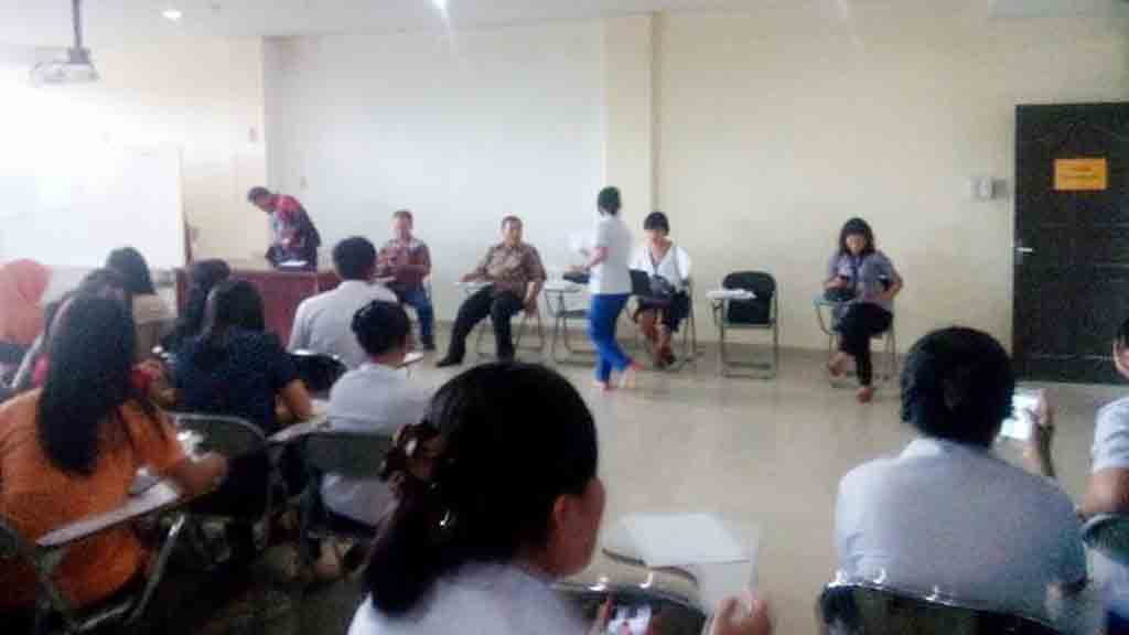 Pemda Tak Bayar Uang Kuliah, Mahasiswa Nisel UNPRI Diusir Pihak Kampus