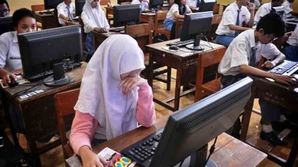 Minim Fasilitas, UNBK Tingkat SMP di Nisel Hanya Diikuti 6 Sekolah