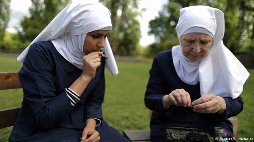 Para ‘Biarawati’ Ini Bisnis Ganja untuk Penyembuhan