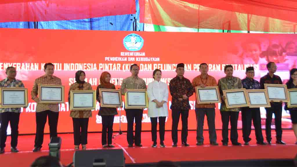 Menko PMK: Akan Ada Sertifikasi Guru SMK