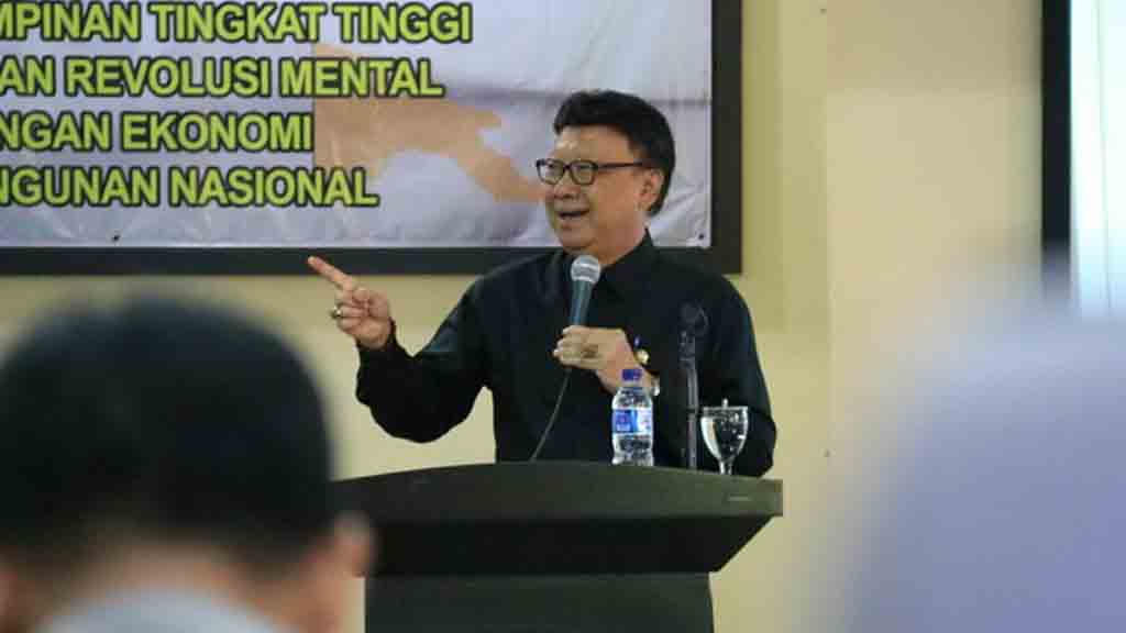 Mendagri Merasa Diadu Domba dengan Anies Baswedan