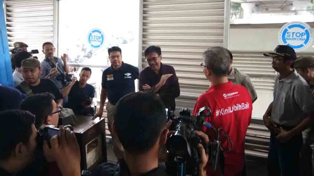 Djarot Kasih Waktu Dua Minggu untuk Renovasi Halte Busway Kampung Melayu