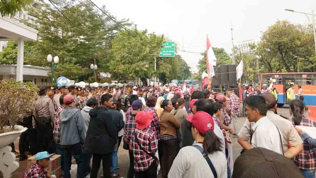 Ahoker Minta MA Tangguhkan Penahanan Ahok