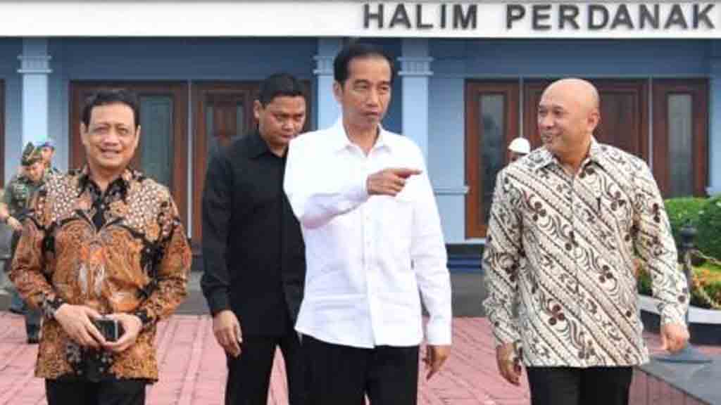 Jokowi Resmikan Sekolah dan Bagi-bagi Kartu KIP di Malang
