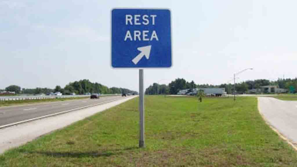 Badan Usaha Jalan Tol Siapkan Parking Bay untuk Pemudik