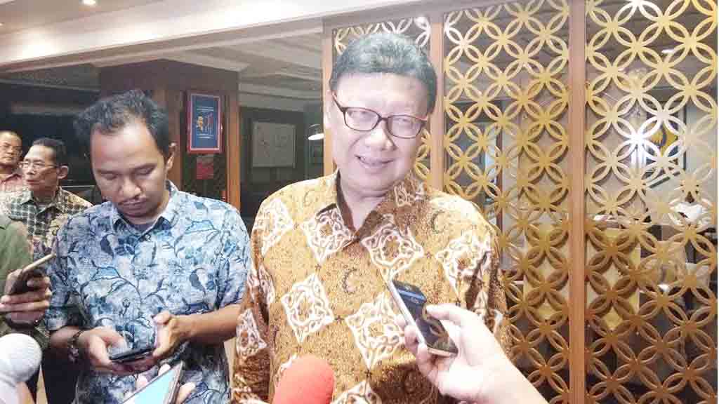 Mendagri Minta ASN Tak Gunakan Mobil Dinas untuk Mudik Lebaran