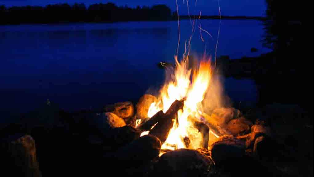 Uap Bensin Sebabkan Api Unggun Meledak dan Bakar Dua Pembina Pramuka