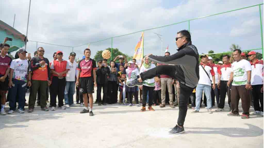 Menpora Buka Gala Desa Blitar dengan Tendang Tekong Sepak Takraw