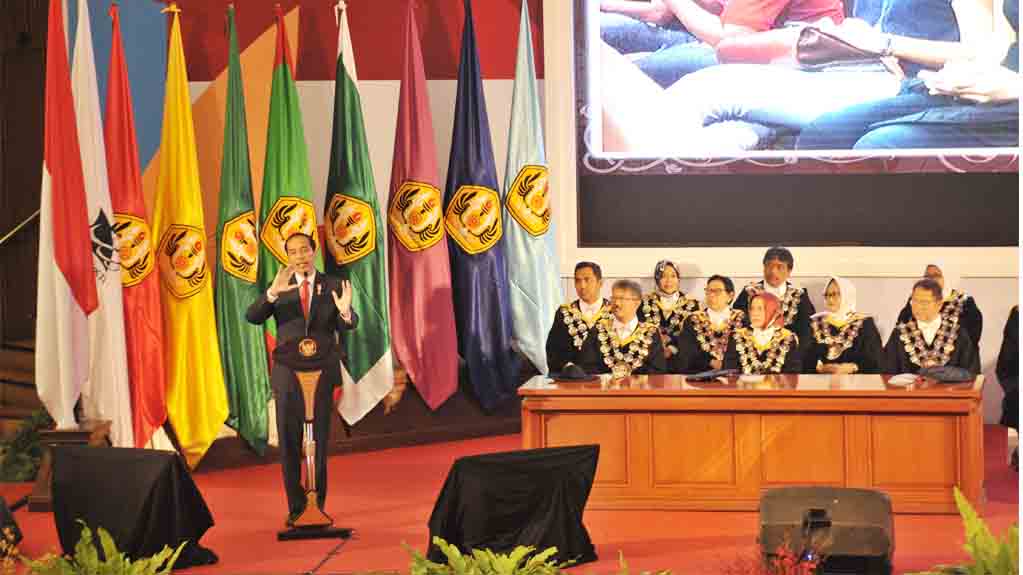 Jokowi Minta Universitas Antisipasi Konten Hoax di Media Sosial