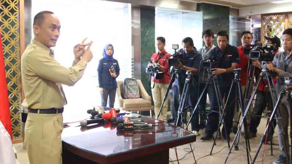 Kemendagri Ingatkan Pentingnya Registrasi Ulang Kartu Seluler