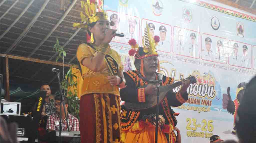 Atraksi Budaya Semarakkan Pesta Ya’ahowu 2017