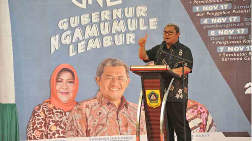 Aher Blusukan Ke Gunung Sindur