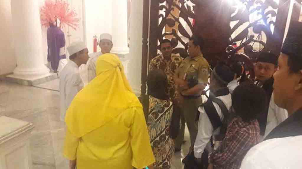 Anies Ngaku Nggak Tahu Ada Agenda Makan Siang dengan Ormas