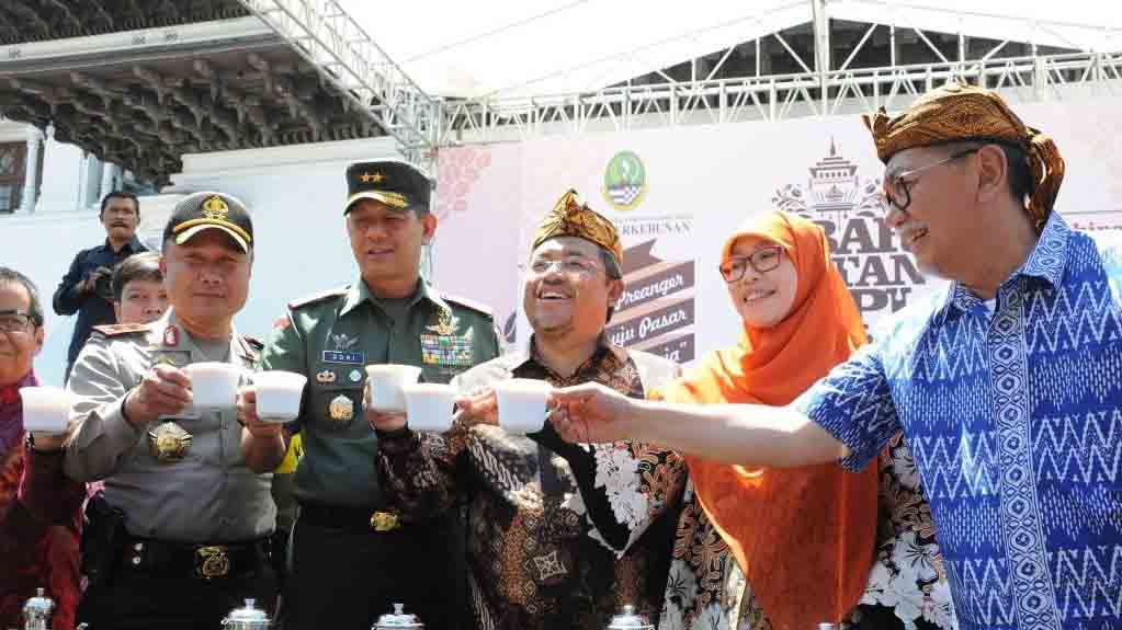 Jabar Pecahkan Rekor Dunia Brewing Coffee