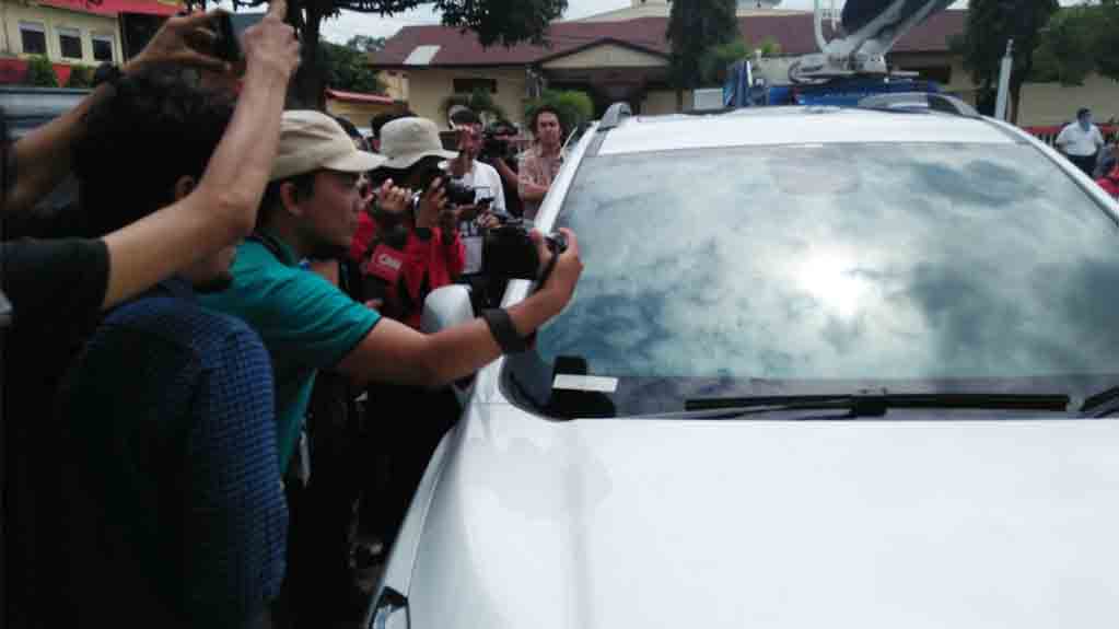 Richard Edi Lingga Lari dari Kejaran Wartawan
