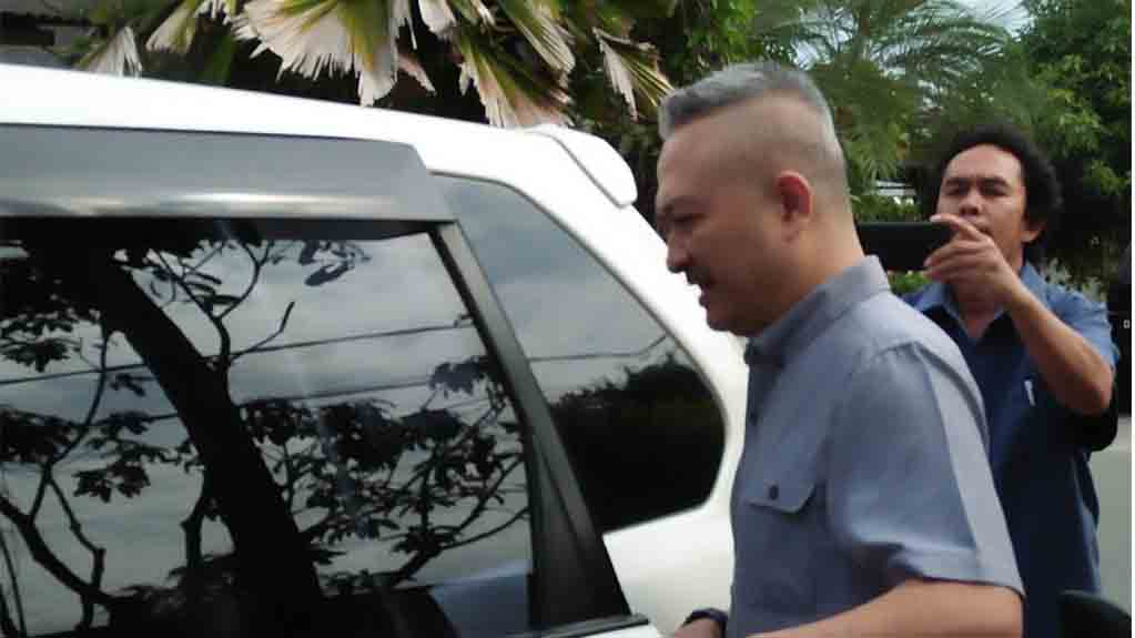 M Faisal Keluar dari Pintu Belakang Mako Bromobsu Didampingi Provost