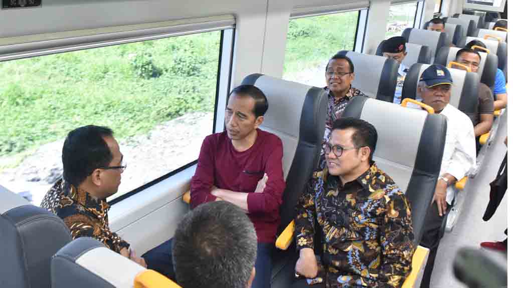 Resmikan Kereta Bandara, Jokowi Dapat Keluhan Petugas Kereta Kurang Ramah