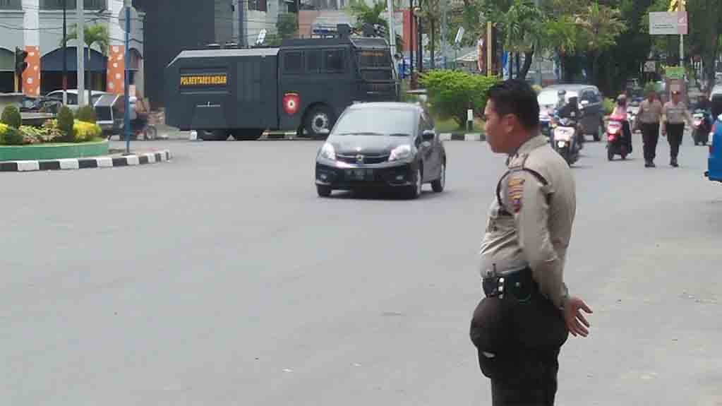 Kawal Sidang Bawaslu, Polrestabes Medan Siagakan Mobil Water-canon