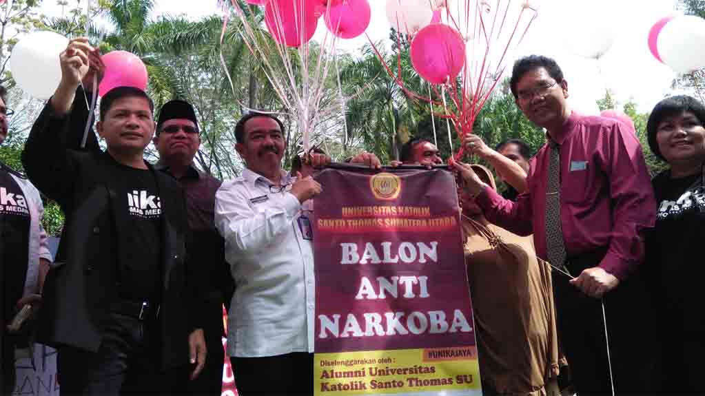 Mahasiswa Unika Santo Thomas Medan Ikrar Anti Narkoba