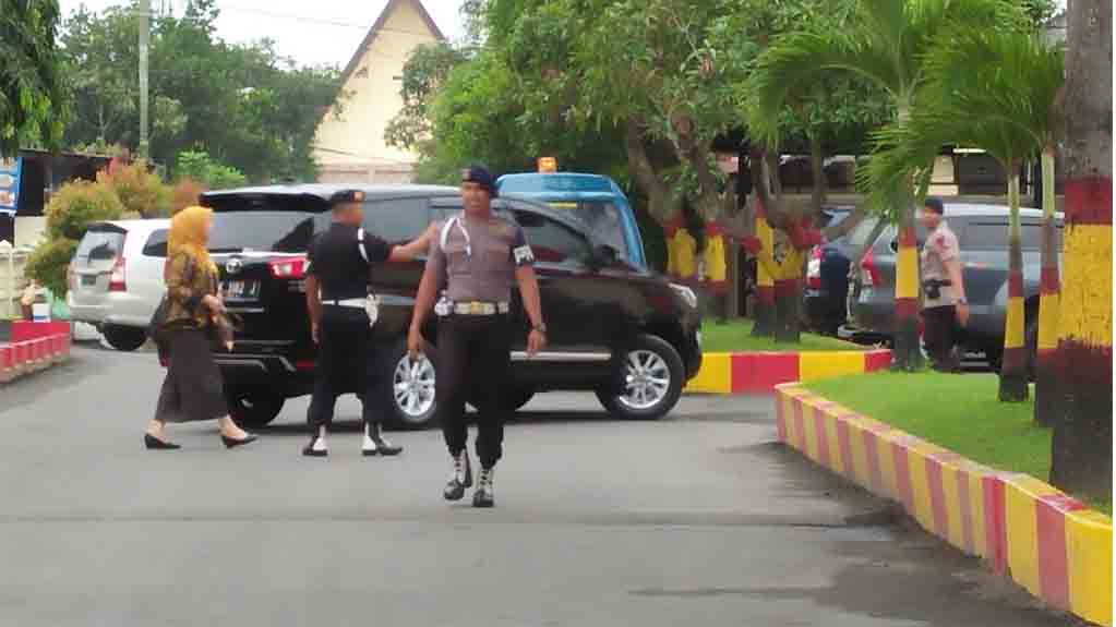 Tiasiah Ritonga Datang Lebih Awal Penuhi Panggilan KPK