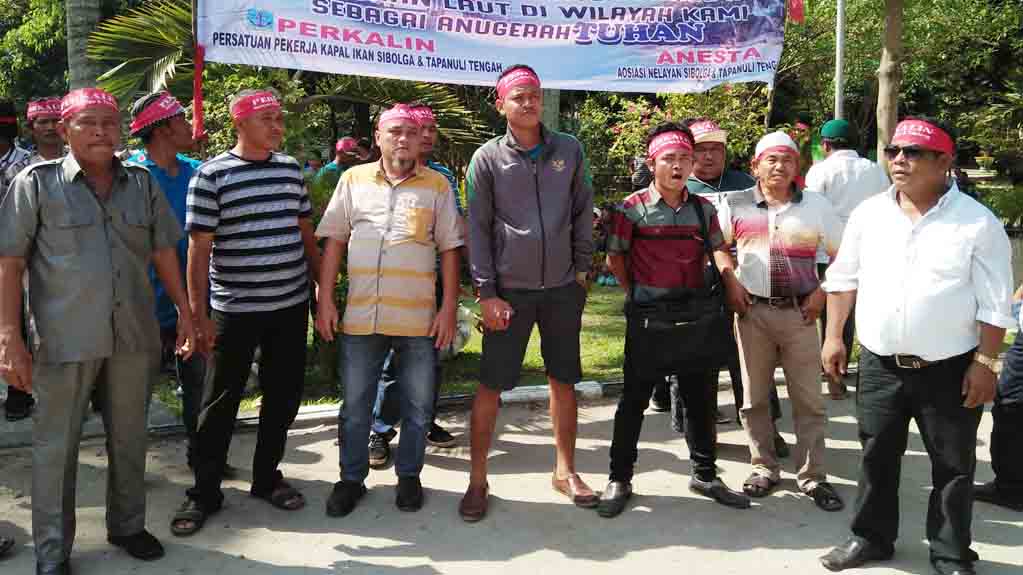 Ribuan Nelayan Gelar Unjuk Rasa di Medan
