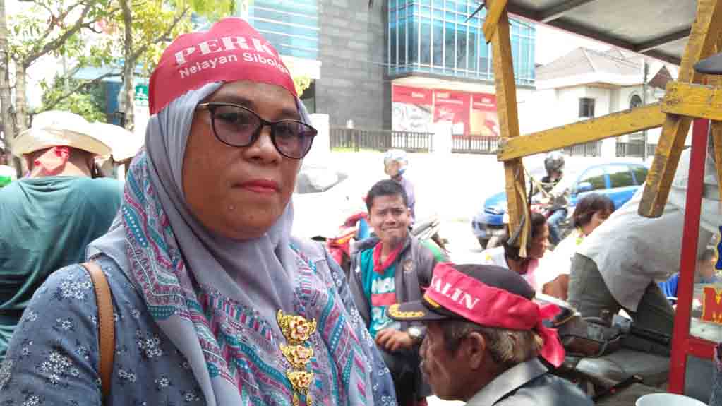 Dari Sibolga ke Medan, Istri Nelayan pun Ikut Unjuk Rasa