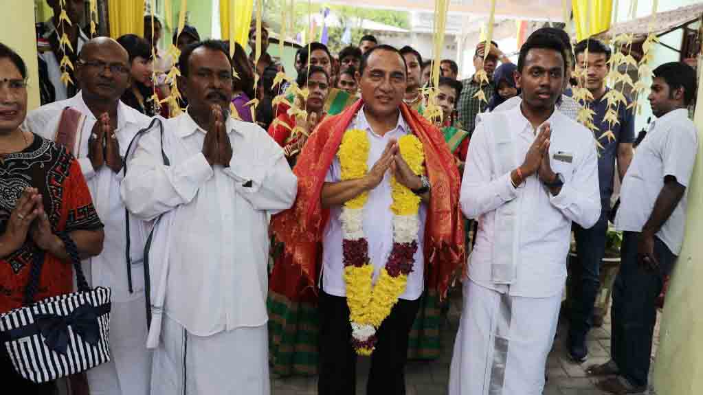 Edy Rahmayadi Disambut Hangat Umat Hindu di Kuil Shri Mariamman