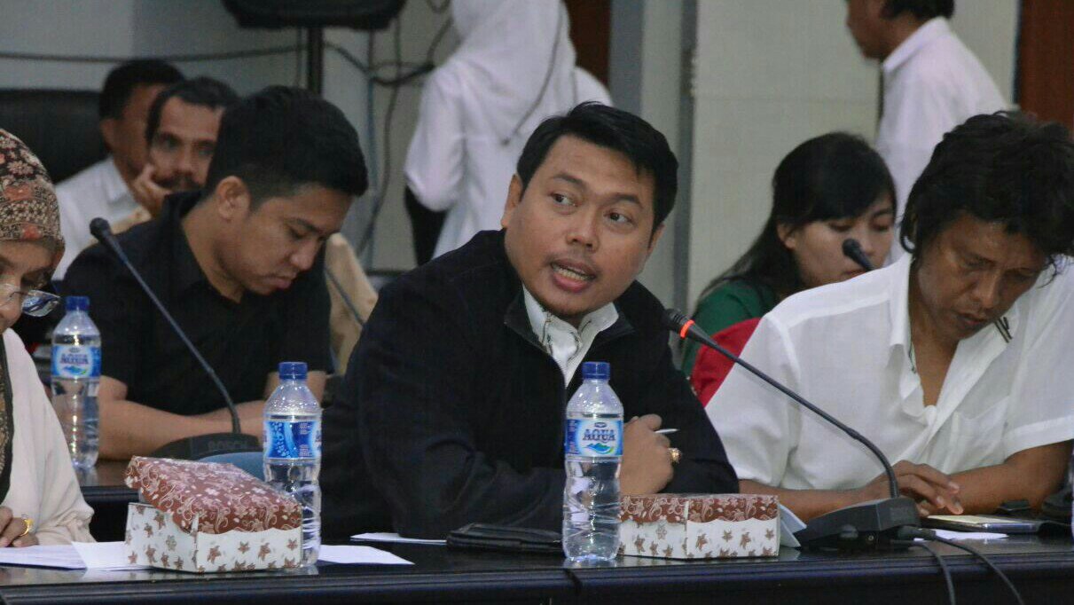 DPR Desak Kementerian ESDM Cabut Izin Pertambangan Emas PT CPM