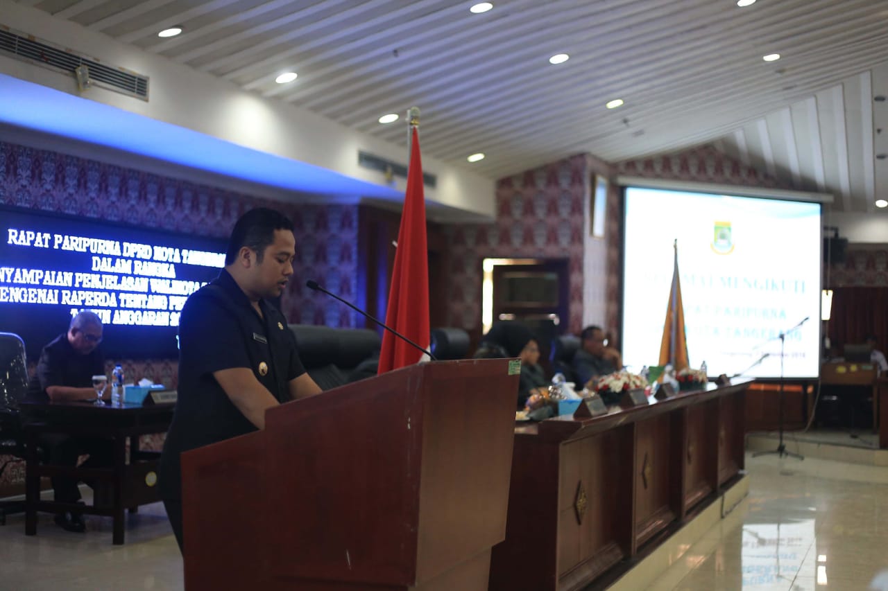 Arief Sampaikan Penjelasan Tentang Raperda Perubahan APBD 2018