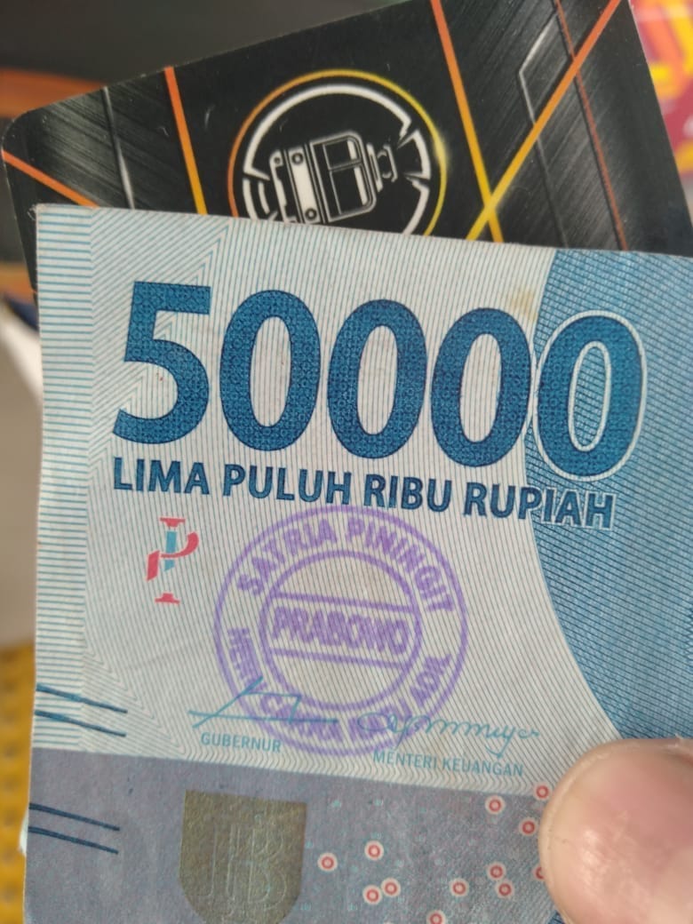 Warga Kota Tangerang Dihebohkan Uang Berstempel ‘Prabowo’