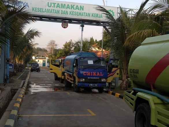 Tanggulangi Kebocoran Pipa, PDAM TB Kirim 100 Tangki Air Setiap Hari