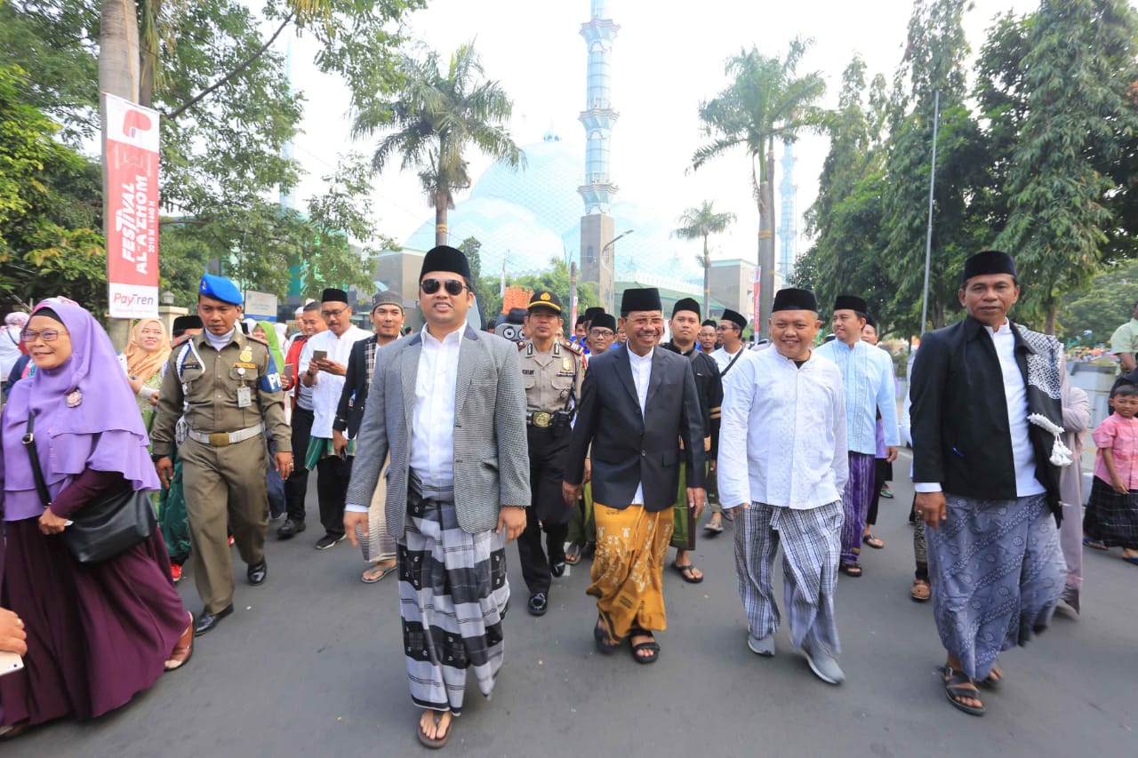 Gerak Jalan Sarungan, Gambarkan Keragaman Masyarakat Kota Tangerang