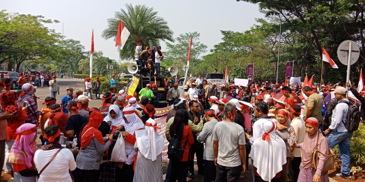 Hari Pertama Ngantor, Zaki Langsung Didemo Warga Taman Adiyasa