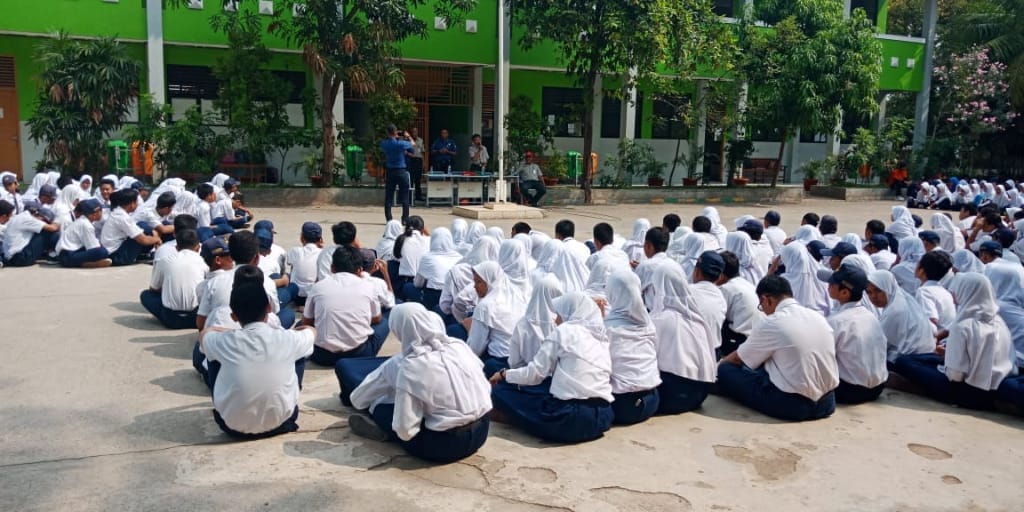 Siswa SMP di Tangerang Dilatih Hadapi Situasi Gempa