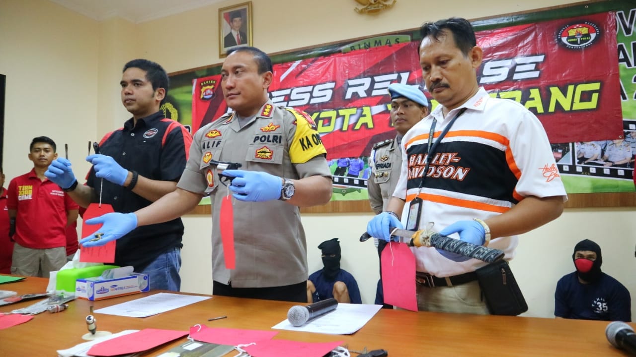 Polisi Ringkus Rampok Berkedok Debt Collector di Tangerang