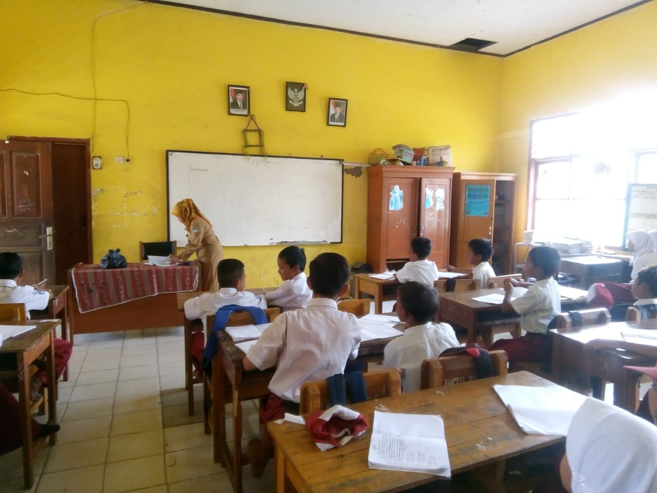 Guru Honorer Demo, Kepsek di Kabupaten Tangerang Kewalahan