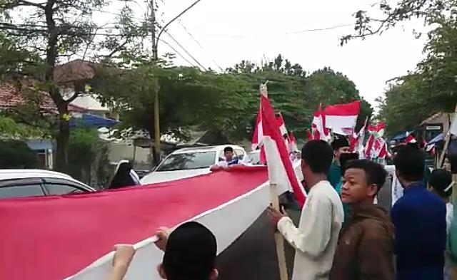 Stisnu Tangerang Bentang Bendera Merah Putih Sepanjanh 76 Meter