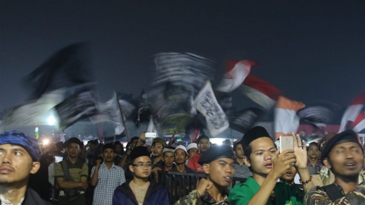 Bendera Tauhid Hiasi Tabligh Akbar Anshor di Legok