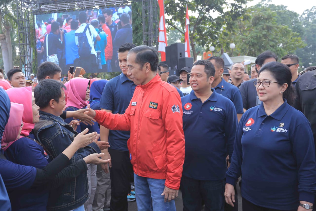 Menkes Hujani Kota Tangerang Dengan Pujian
