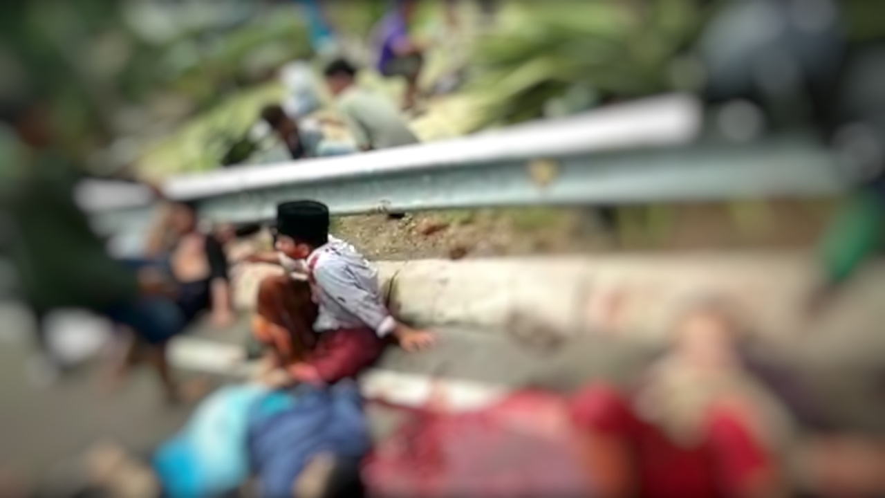 Hadiri Maulid Naik Naik Pick-up, Puluhan Santri Terlibat Kecelakaan
