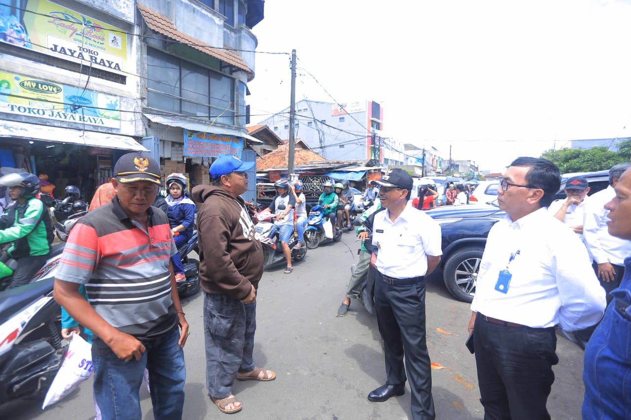 Sachrudin Pantau Kondisi Pasar Anyar, Janji 2020 PKL Tertata Rapi