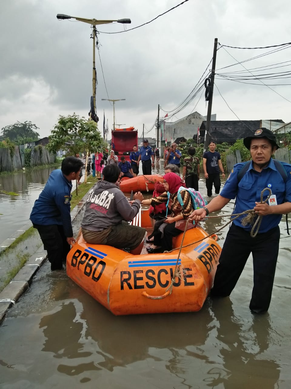 Banjir Kembali Terjang Kota Tangerang, 4 Perahu Dikerahkan