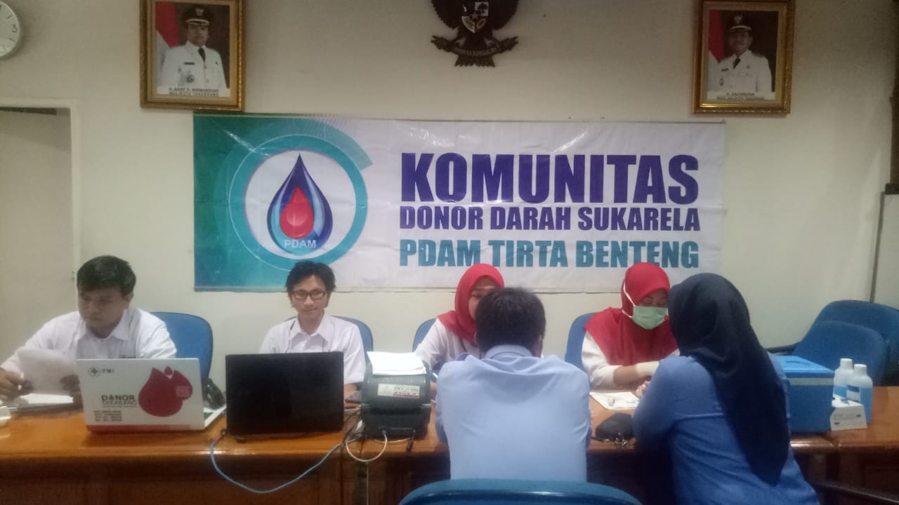 Bantu Korban DBD, Pegawai PDAM TB Donorkan Darah