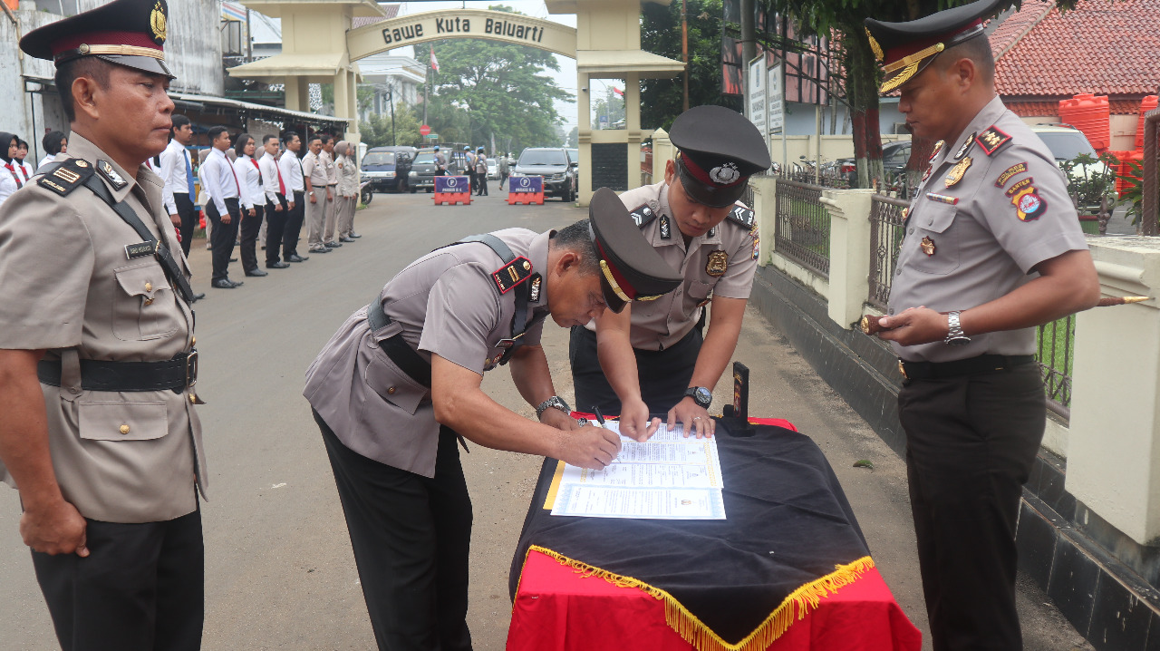 Sertijab Dua Kapolsek, Kapolres Pandeglang Minta Lakukan Pendekatan Ke Tokoh Masyarakat