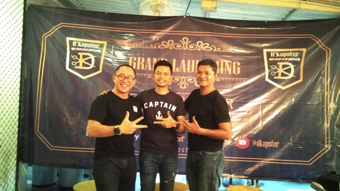 Tukang Cukur Online Hadir di Tangerang, Tinggal Panggil Bisa Jadi Ganteng