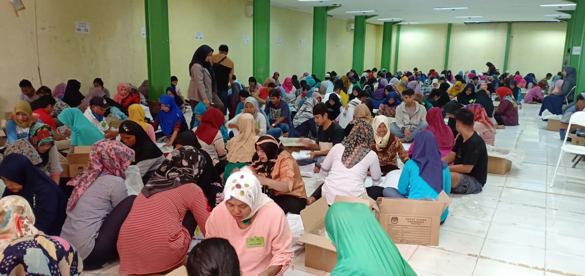 KPU Lebak Diminta Tambah Petugas Pelipat Surat Suara